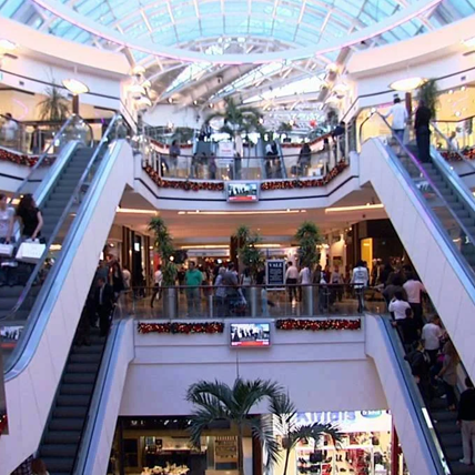 Alışveriş merkezlerinde enerji verimli şarj istasyonları